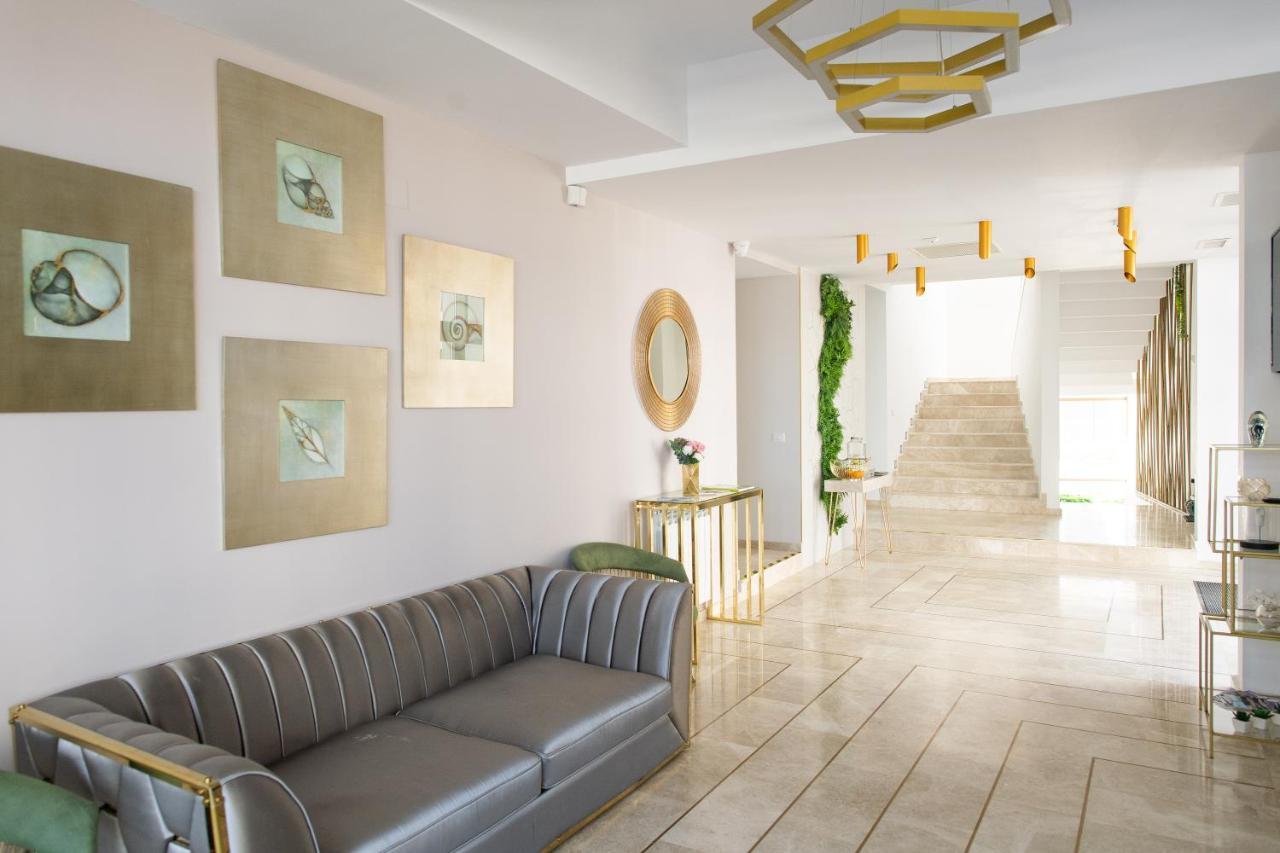 Hotel Manor Năvodari Extérieur photo