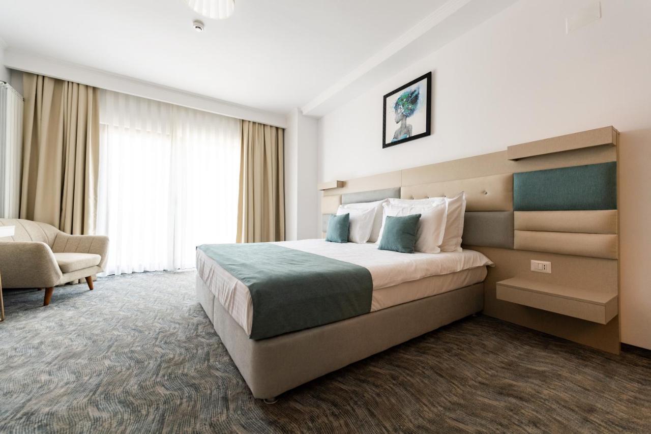 Hotel Manor Năvodari Extérieur photo