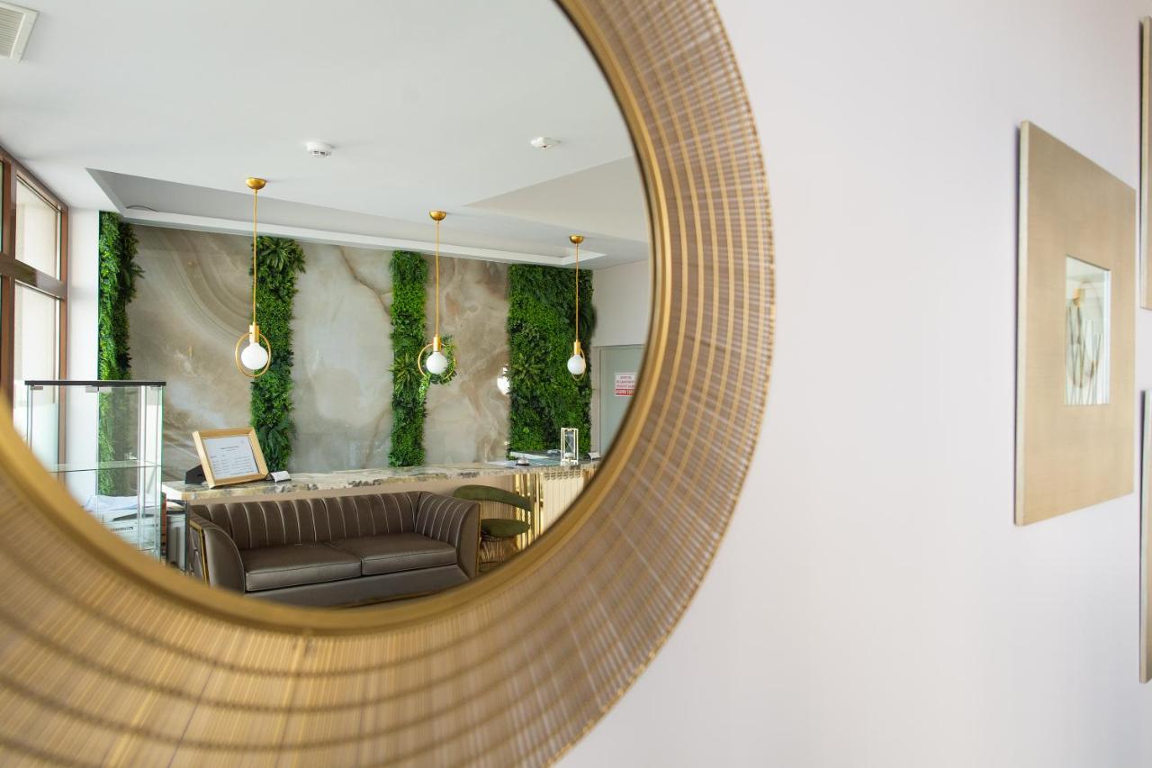 Hotel Manor Năvodari Extérieur photo