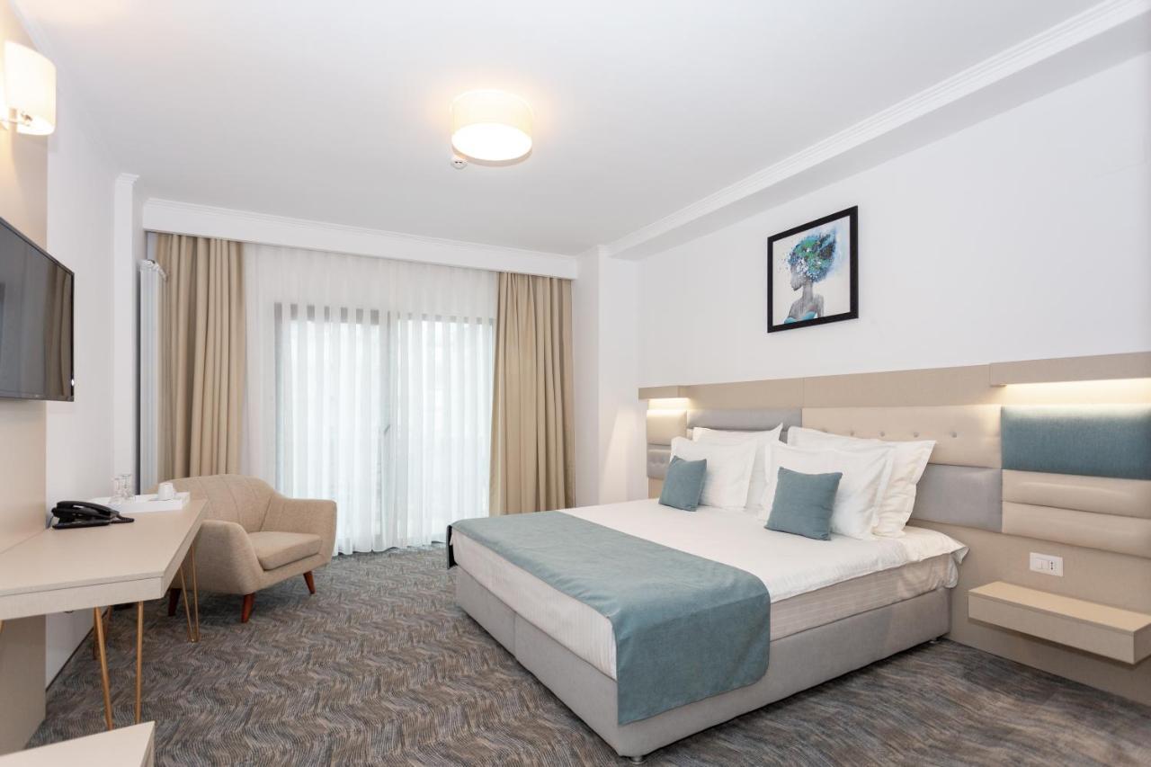 Hotel Manor Năvodari Extérieur photo